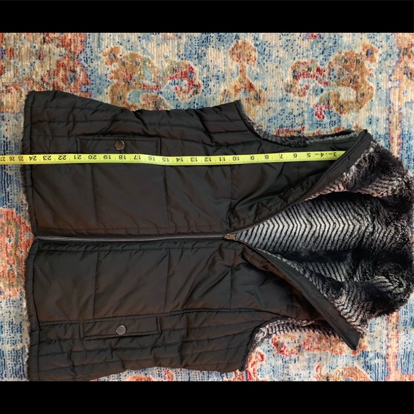 Faux Fur Lined Puffy Vest - Picture 7 of 8